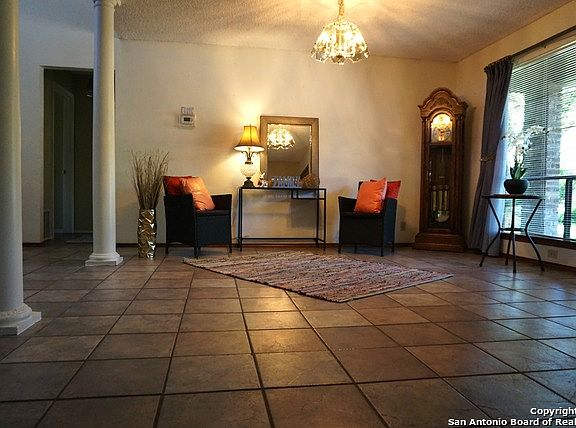 3rd image of 19923 Encino Cv