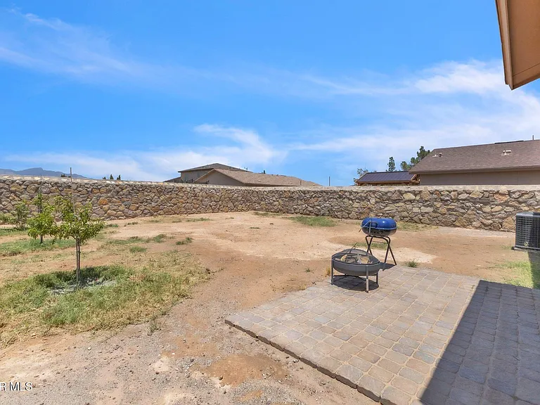 7359 Burntside Ln — Photo 26