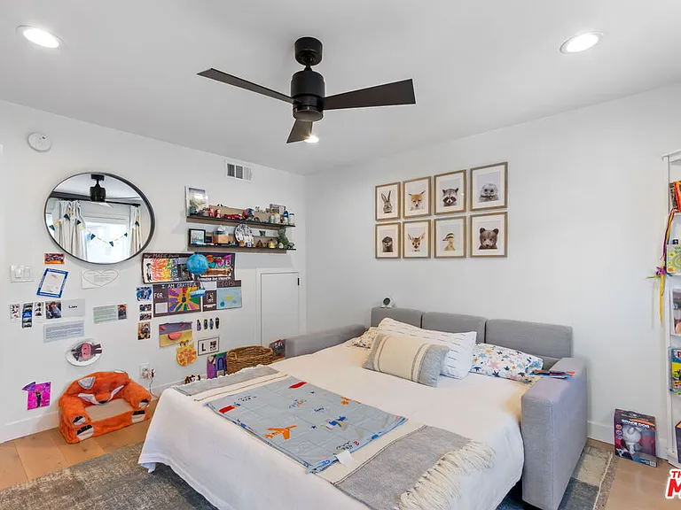 4606 Roma Ct — Photo 45