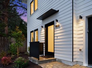 2561 31st Ave W, Seattle, WA 98199