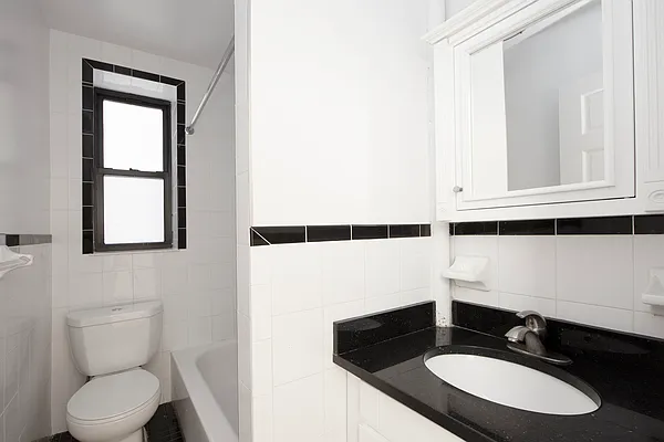 Rented by R New York | media 25