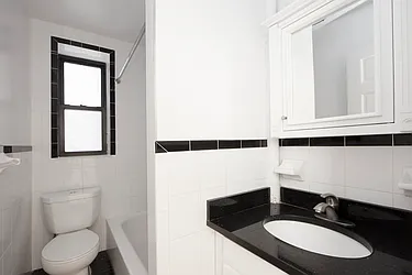 Rented by R New York