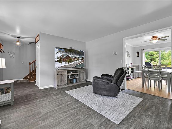 4th image of 637 Fulton St