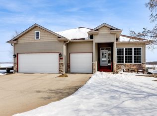 123 Pheasant Ridge Dr, Montrose, MN 55363