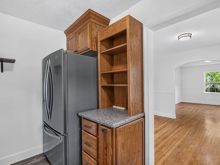1604 Truman Ave — Photo 15