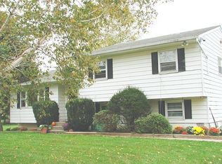 4 N Farm Dr, Dover Plains, NY 12522