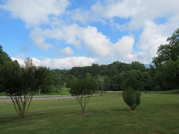 5th image of 597 Crozet Ave