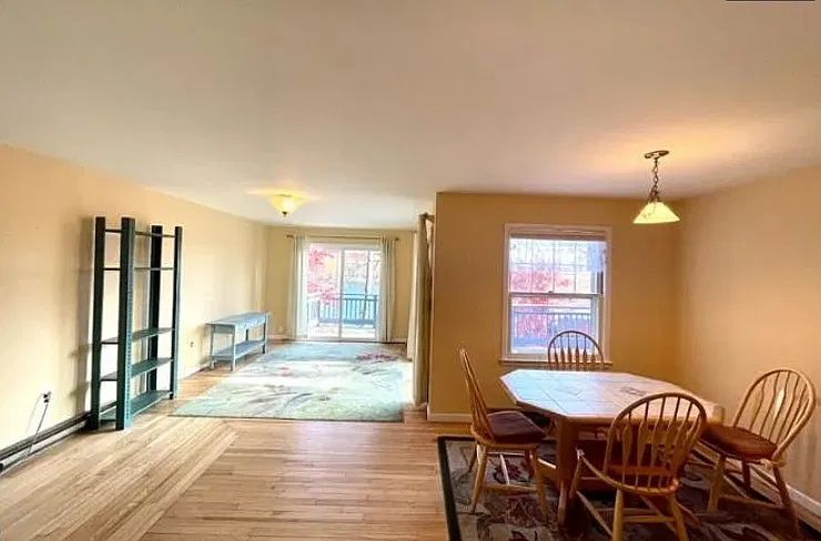 3 bed, 940 sqft, $3,400 — Photo 4