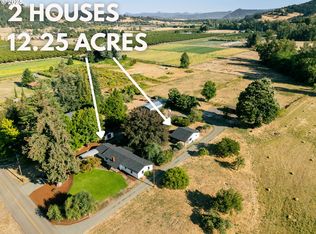 710 Cleveland Rapids Rd, Roseburg, OR 97471