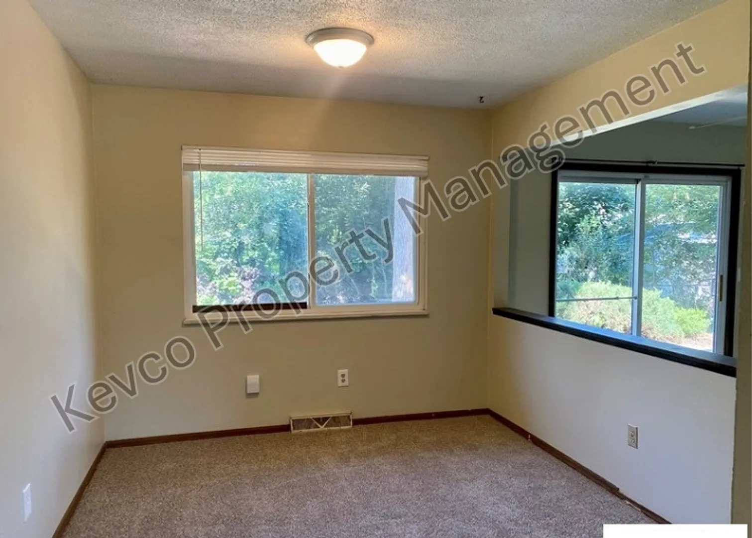 More Space. More Living. Huge 4 Bed House! — Photo 4