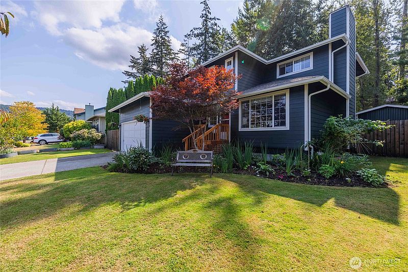 2nd image of 1335 McLeod Road
