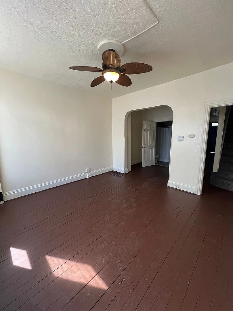 4bd 2 full bath home — Photo 2