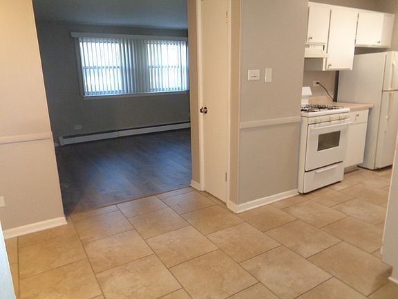3rd image of 10748 S Harlem Ave APT 1S