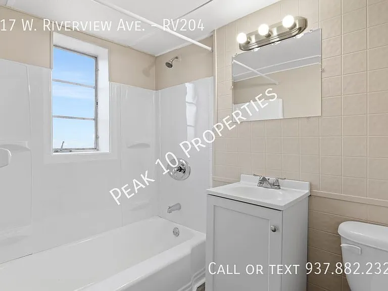617 W Riverview Ave #RV204 — Photo 4
