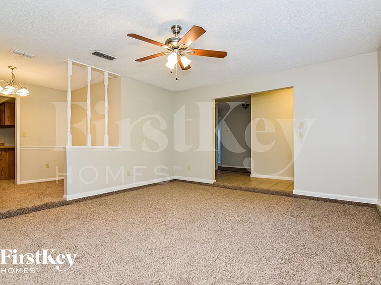 5017 Kingswood Dr — Photo 10