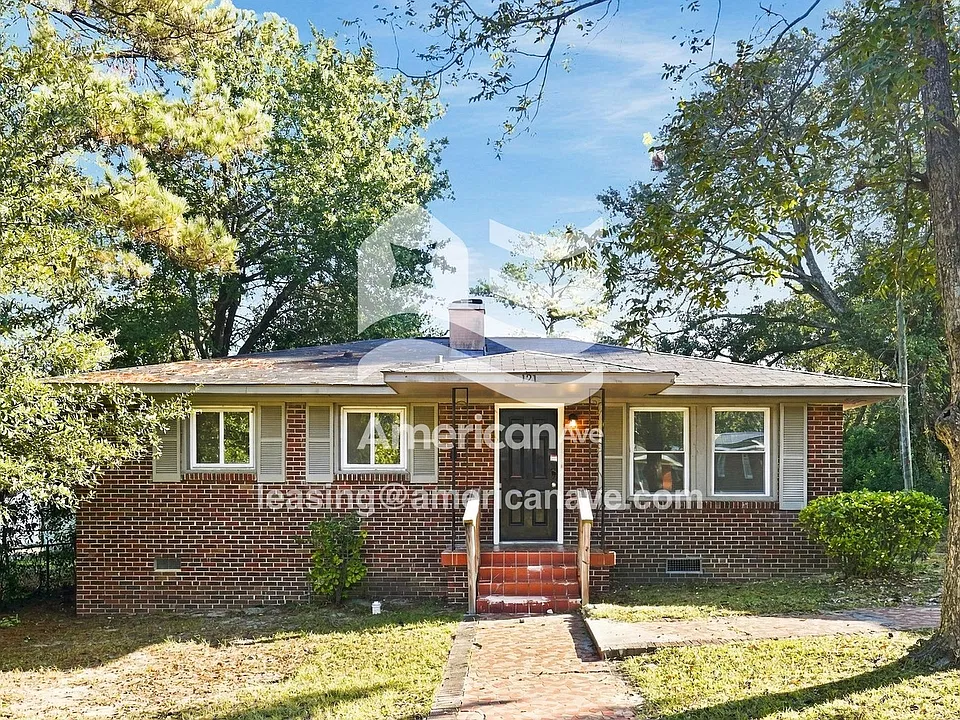 121 Tabor Dr