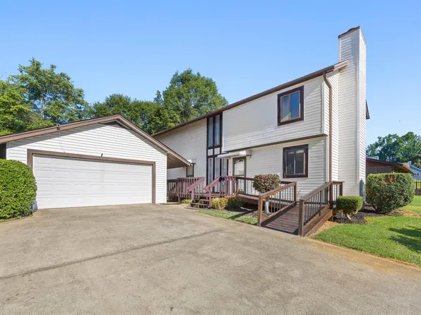 1105 Charter Oak Dr, Taylors, SC 29687