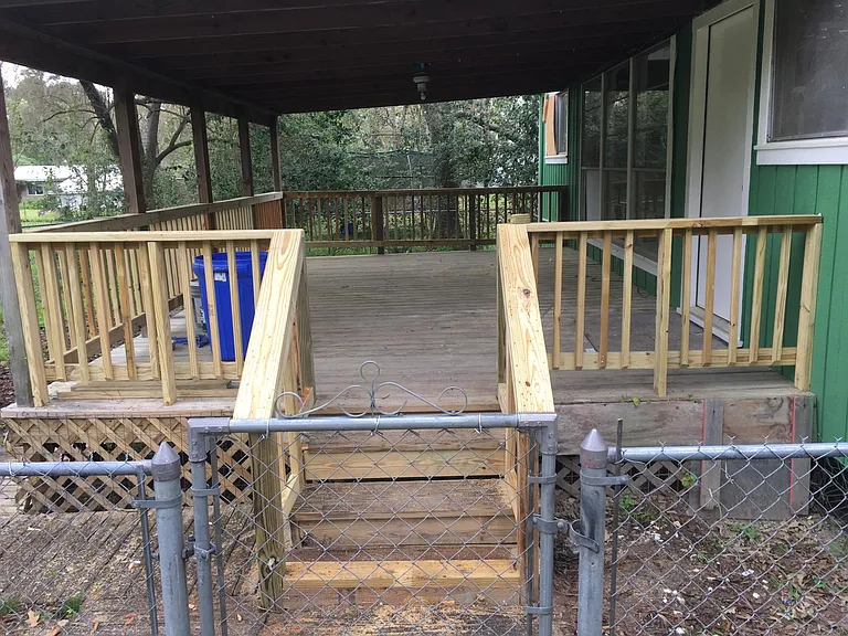 Large Back deck with fenced yard