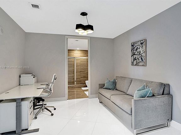 4th image of 16001 Collins Ave APT 1503