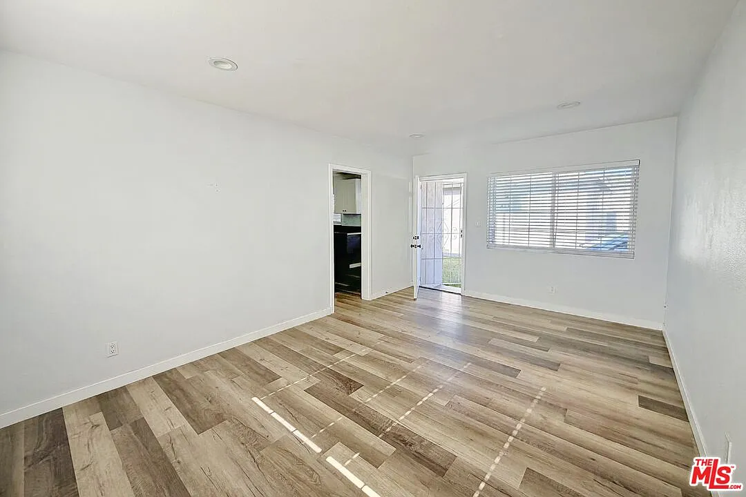 2 bed, 1.0 bath, 750 sqft, $2,595 — Photo 2