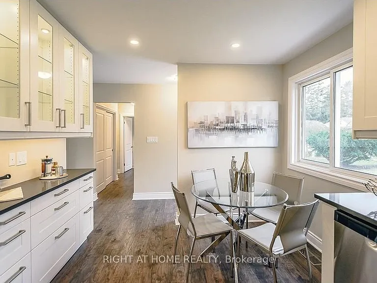 653 Geneva St — Photo 7