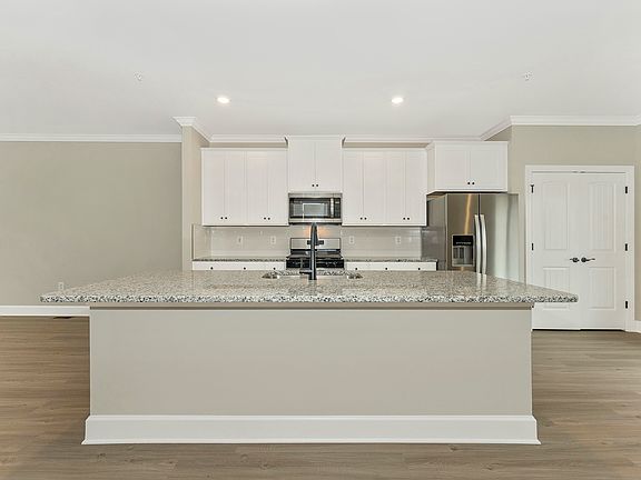 Large kitchen islans