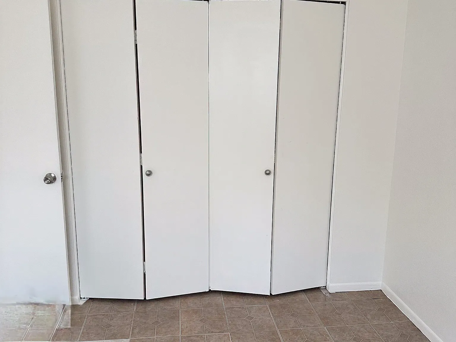2 bed, 1023 sqft, $1,700 — Photo 3