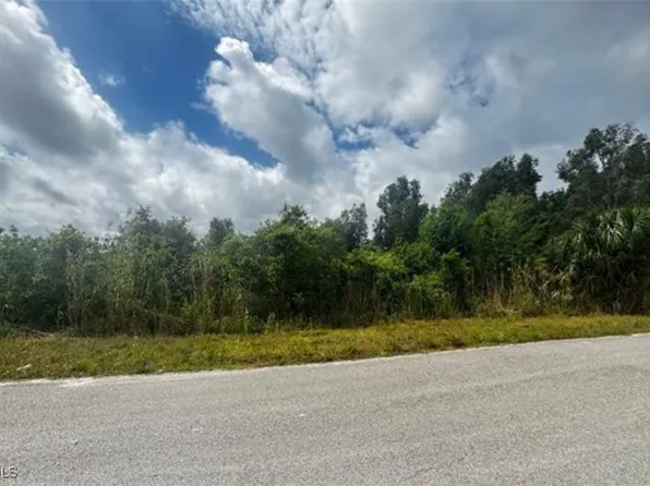 2703 26th St W, Lehigh Acres, FL 33971