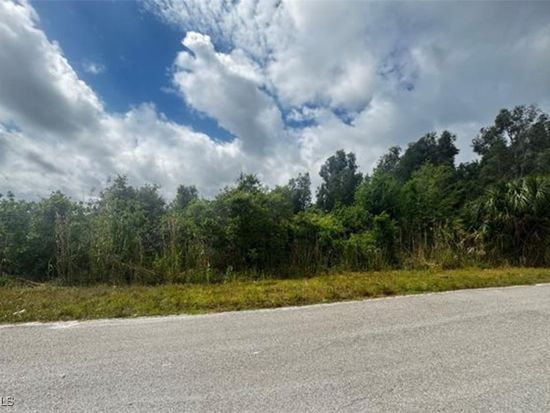 2703 26th St W, Lehigh Acres, FL 33971