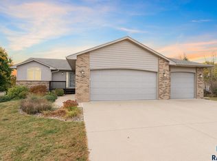 25561 Stoneway Ave, Renner, SD 57055