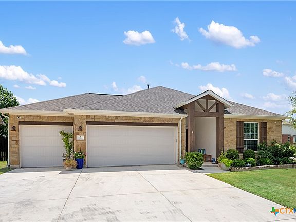 2nd image of 1113 Coulee Dr