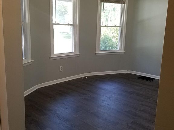 Front Room/Living Room