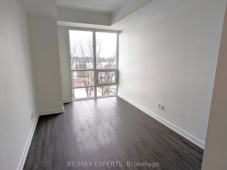 681 Yonge St #527 — Photo 14