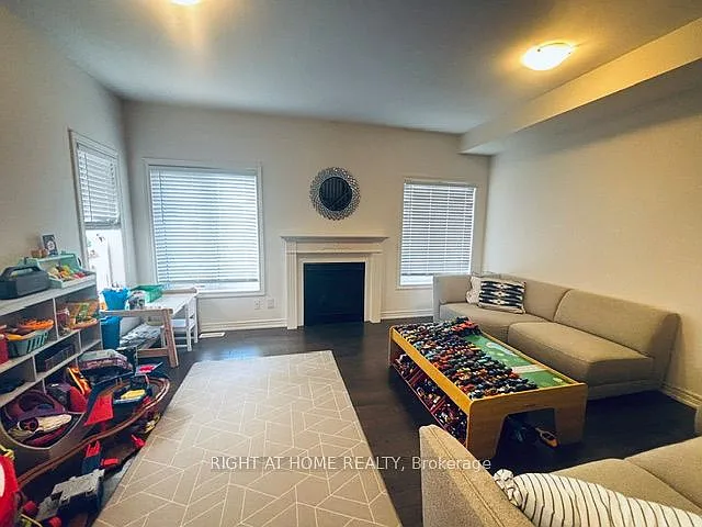 3949 Tufgar Cres — Photo 12