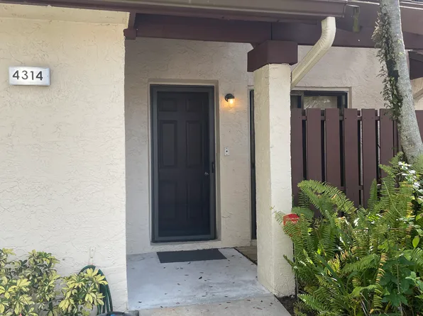 4314 Carambola Cir N, Pompano Beach, FL 33066
