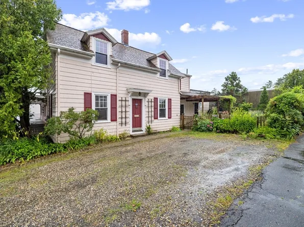 19 Hawkes St, Marblehead, MA 01945