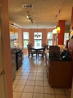 3 bed, 2.5 bath, 1694 sqft, $1,195 — Photo 3