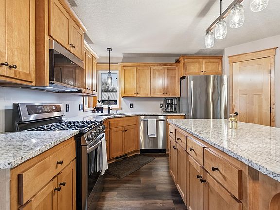 3rd image of 17958 Nixon Dr NW