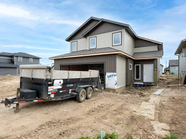 1305 W 56th Ave, Lloydminster, AB T9V 3L3