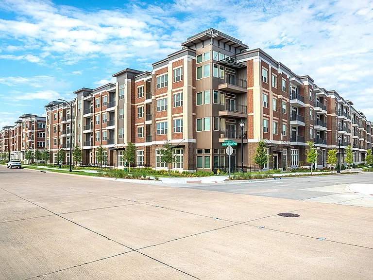 Waterford Market Apartments — Photo 20