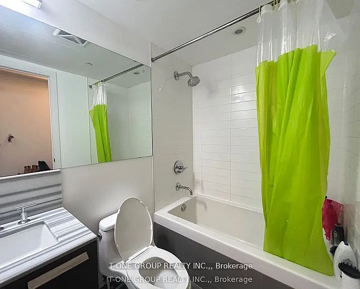 42 Charles St E #407 — Photo 4