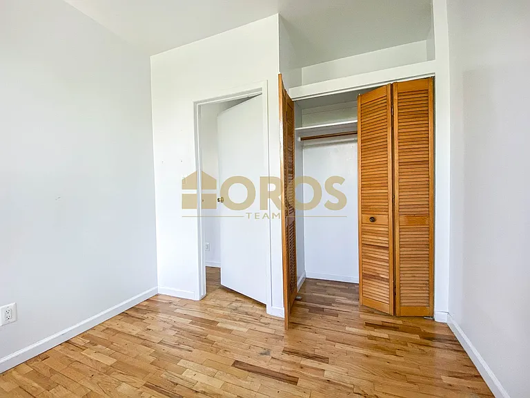 262 E 2nd St #5C — Photo 9