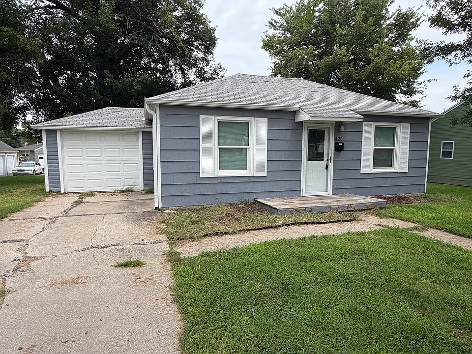 420 W Pine St