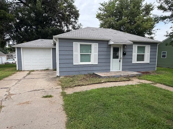 420 W Pine St, Junction City, KS 66441