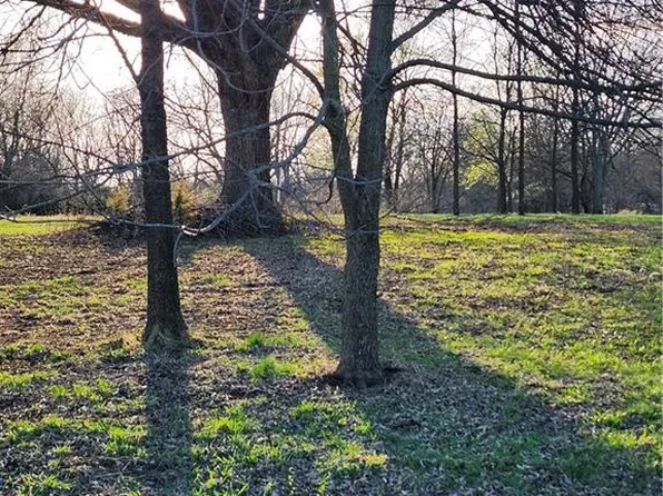 25 Basswood Ln, Linn Valley, KS 66040