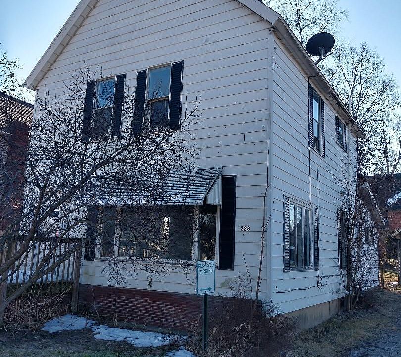 1st image of 223 W Saint Joseph St