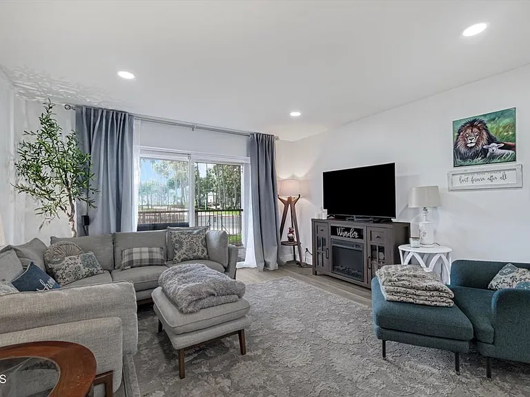 660 Sunfish Way — Photo 11
