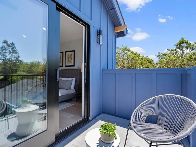 358 Iris St — Photo 17