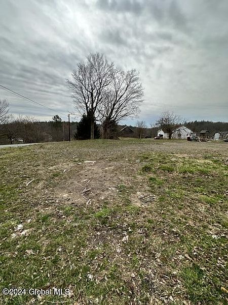 5th image of 64 Normanskill Road