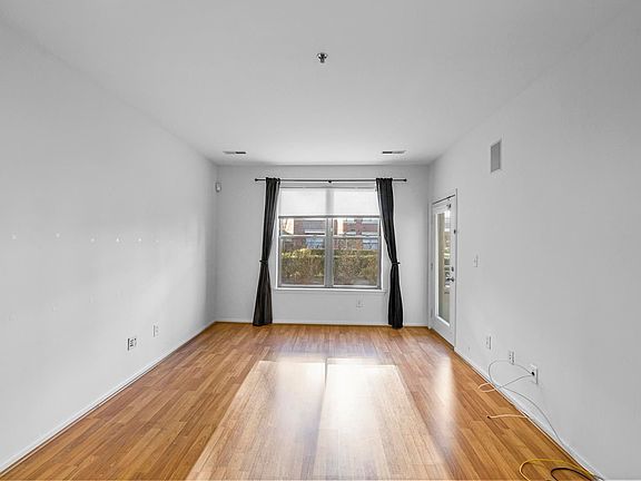 4th image of 24 Avenue At Port Imperial APT 129